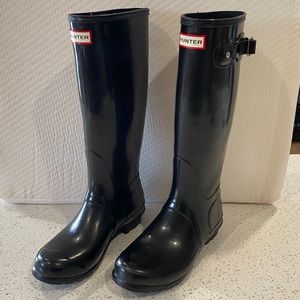 Hunter Tall Gloss Black Boots Size 7 USED